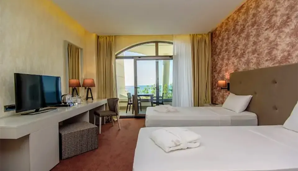 هتل گرند گلوریا باتومی